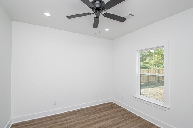 Building Photo - Move-In Ready New Construction Near Downtown & Hospitals!