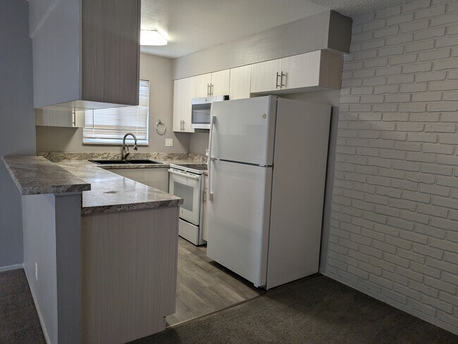 Building Photo - 3355 S Flower St
