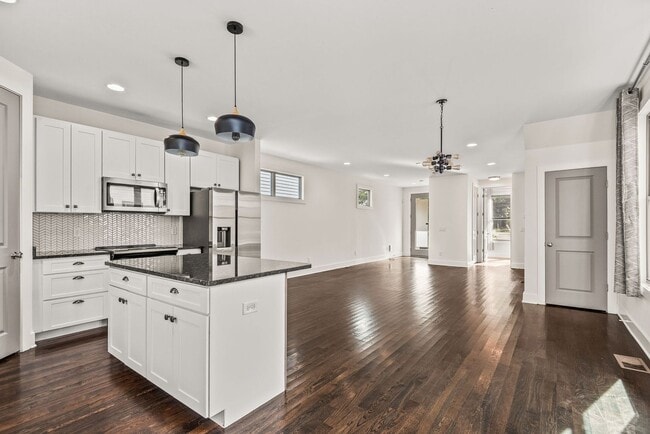 Building Photo - East Nashville Rental!