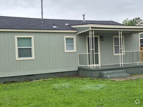 Building Photo - Newly updated Cottage style home in Lawton...