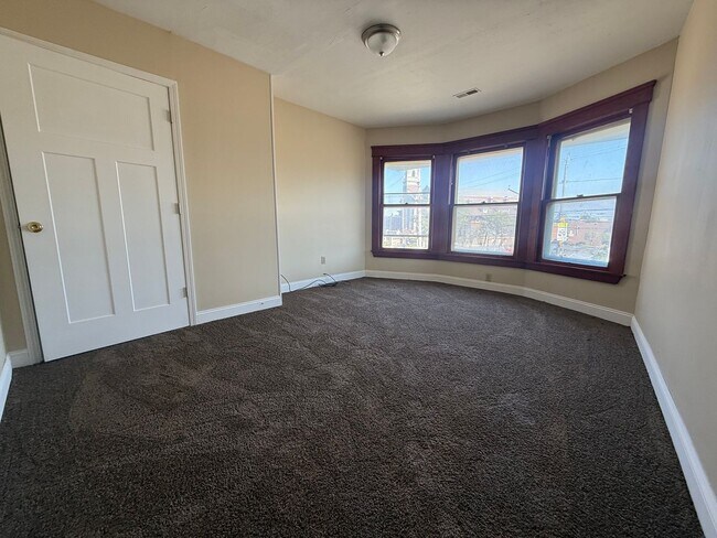 Building Photo - 4438 Pearl Rd