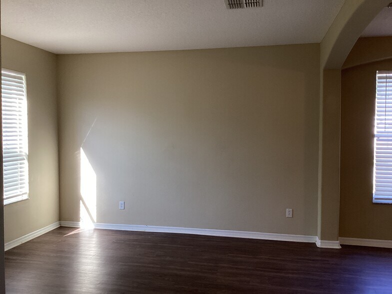 Building Photo - 1419 Hunterman Ln