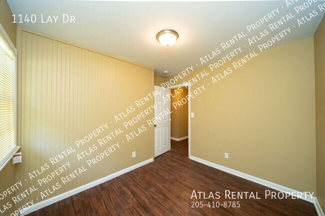 Building Photo - 1140 Lay Dr