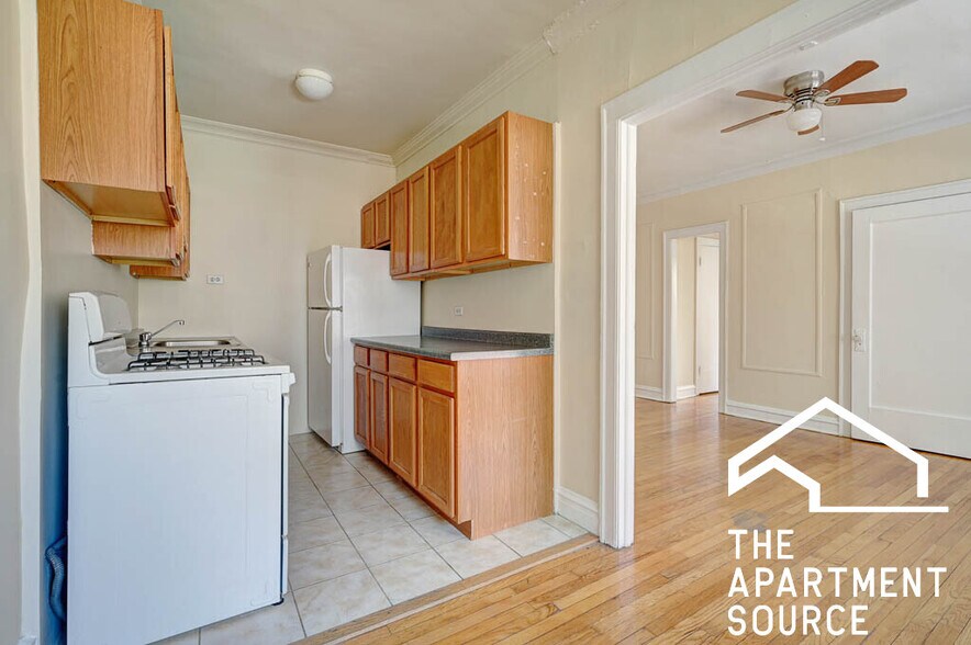 Building Photo - 1154 N Dearborn St