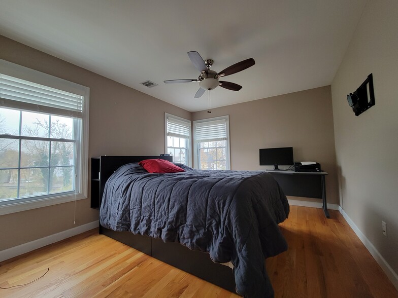 Bedroom#2 - 21 Spencer Pl
