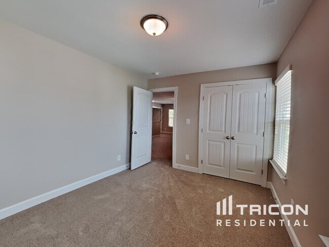Building Photo - 217 Cliffview Dr