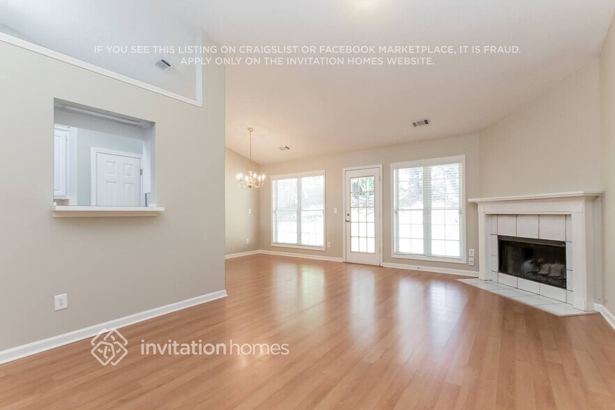 Building Photo - 2825 Maple Vista Ln SW