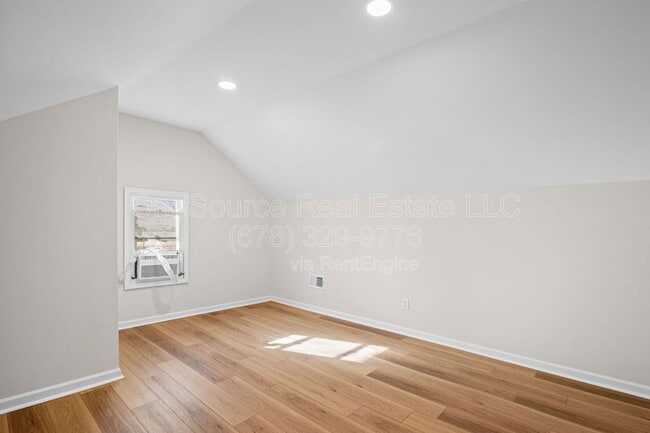 Building Photo - 1467 Ryan St SW