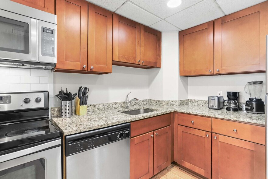 Building Photo - 401 12th St S