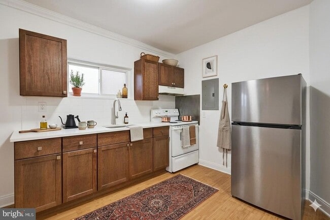 Building Photo - 2040 Frankford Ave