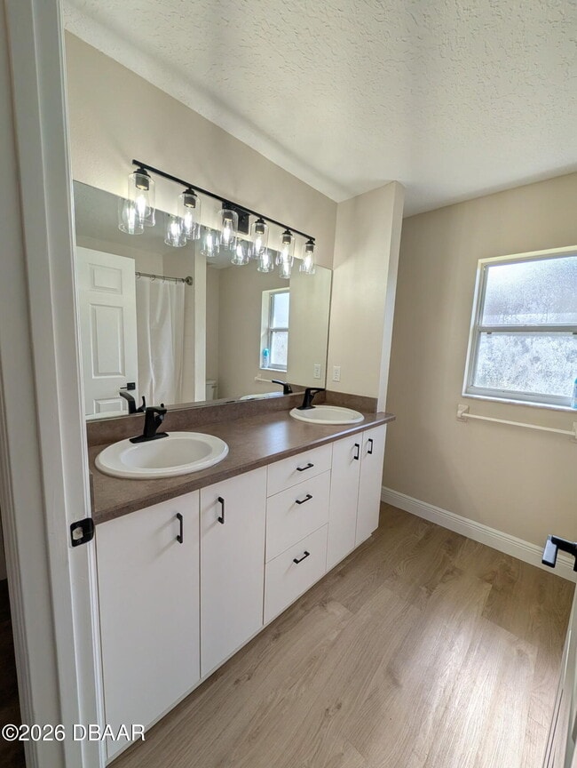 Building Photo - 3725 Sunrise Oaks Dr