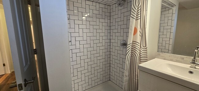 Building Photo - Remodeled 1-Bedroom Lower Unit Home with Private Walkout & Modern Amenities