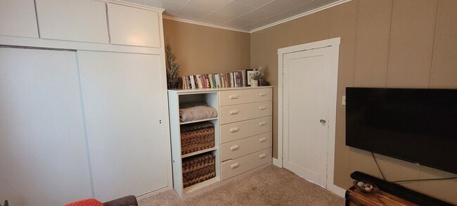 Building Photo - 716 Edgewood Pl