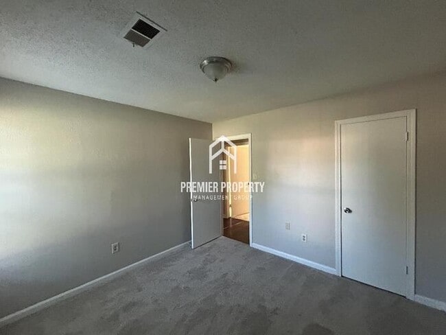 Building Photo - 4717 Chatelet Dr