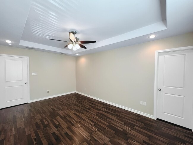 Building Photo - 7926 Elka Lp