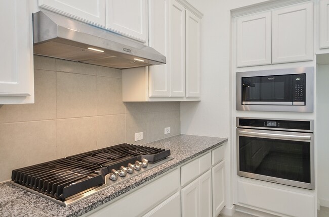 Building Photo - 23719 Sweeny Vly Dr
