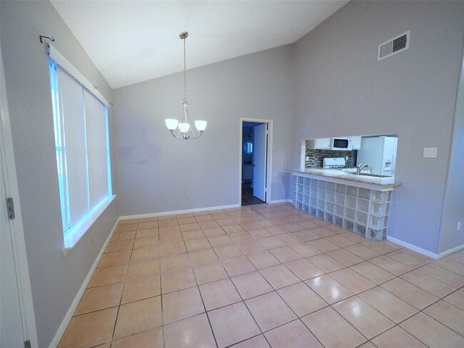 Building Photo - 2812 Pickett Dr