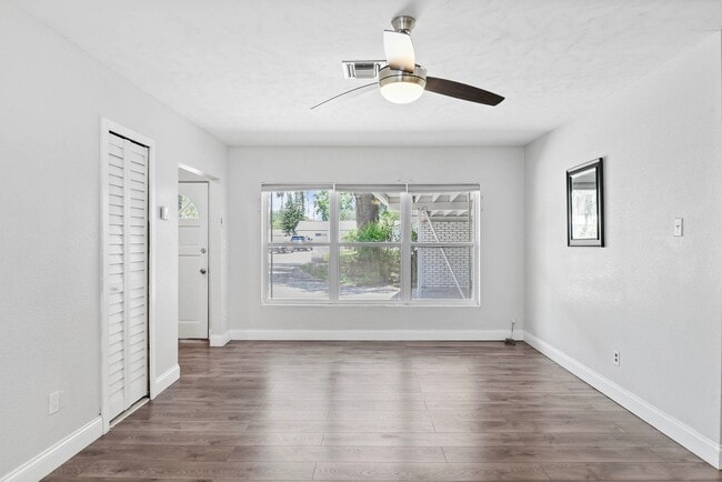 Building Photo - 3 Bedroom home in Belle Isle