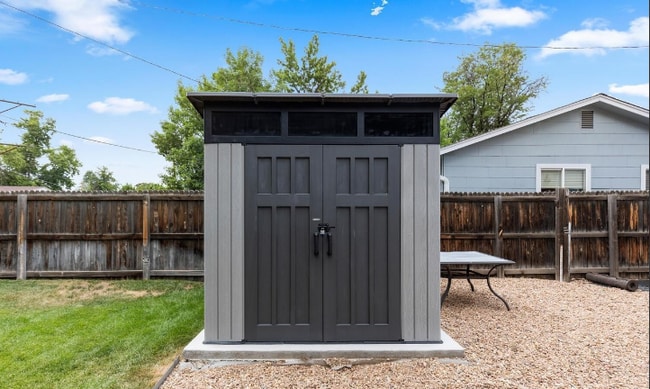 Building Photo - 2105 S Hazel Ct