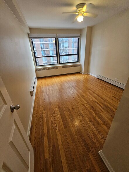 Building Photo - 652 W Gordon Ter