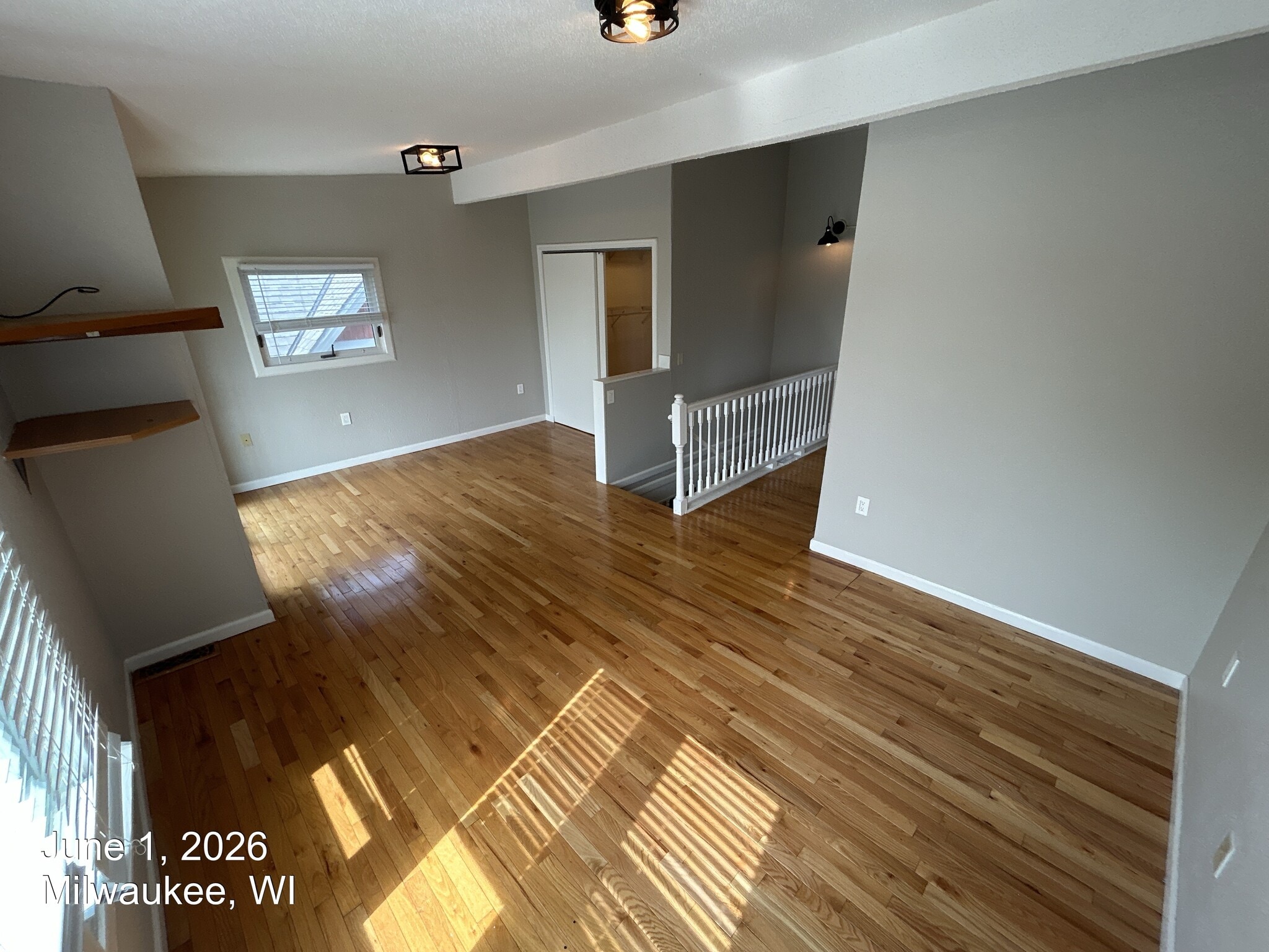 Building Photo - 3215 N Bartlett Ave