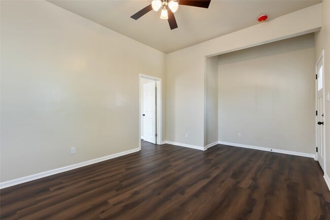 Building Photo - 2127 Avenue O