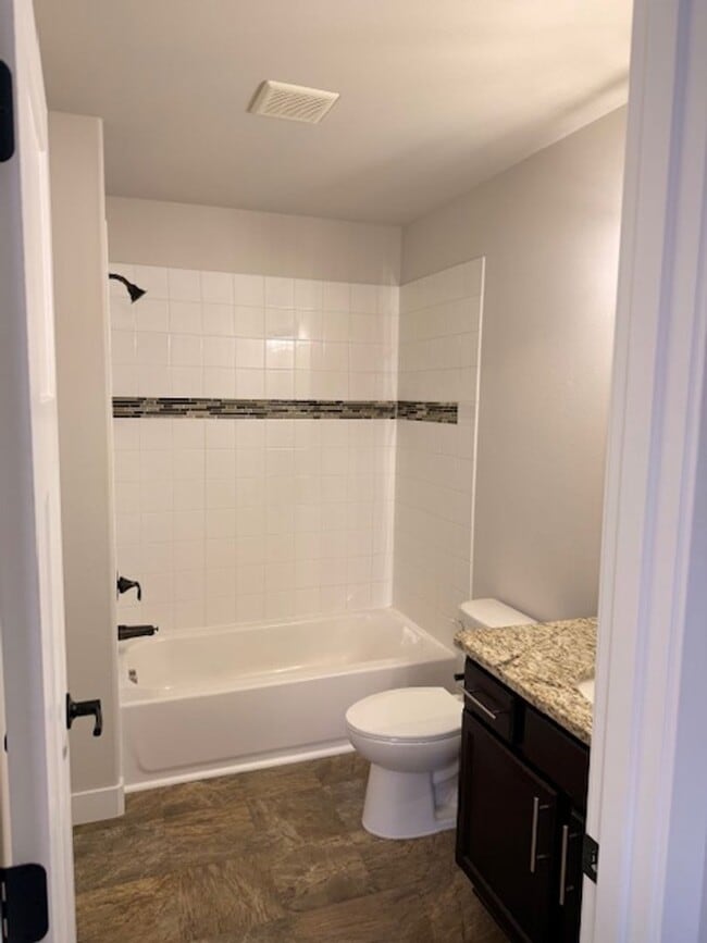 Building Photo - 3 Bedroom South Anchorage Townhouse! Utilities Included!