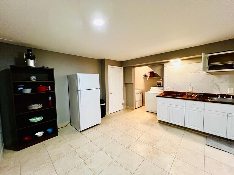 Building Photo - 2175 Forman Ct