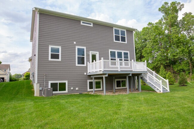 Building Photo - 2845 Beechwood Dr