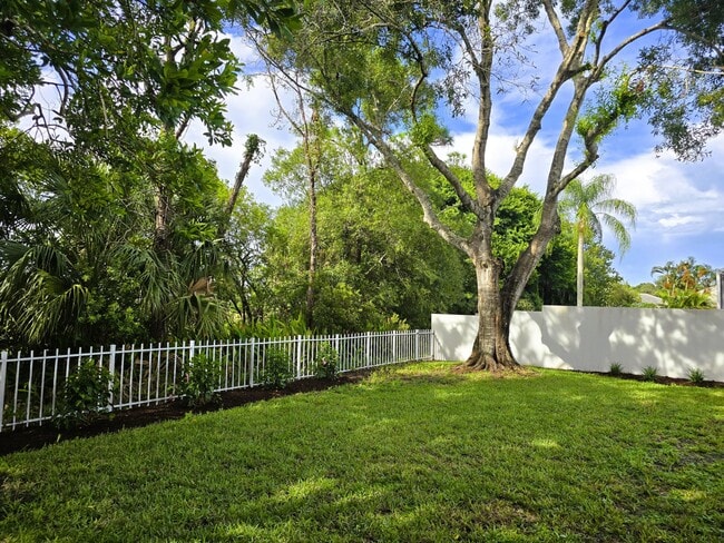 Building Photo - 5131 SE Sweetbrier Terrace