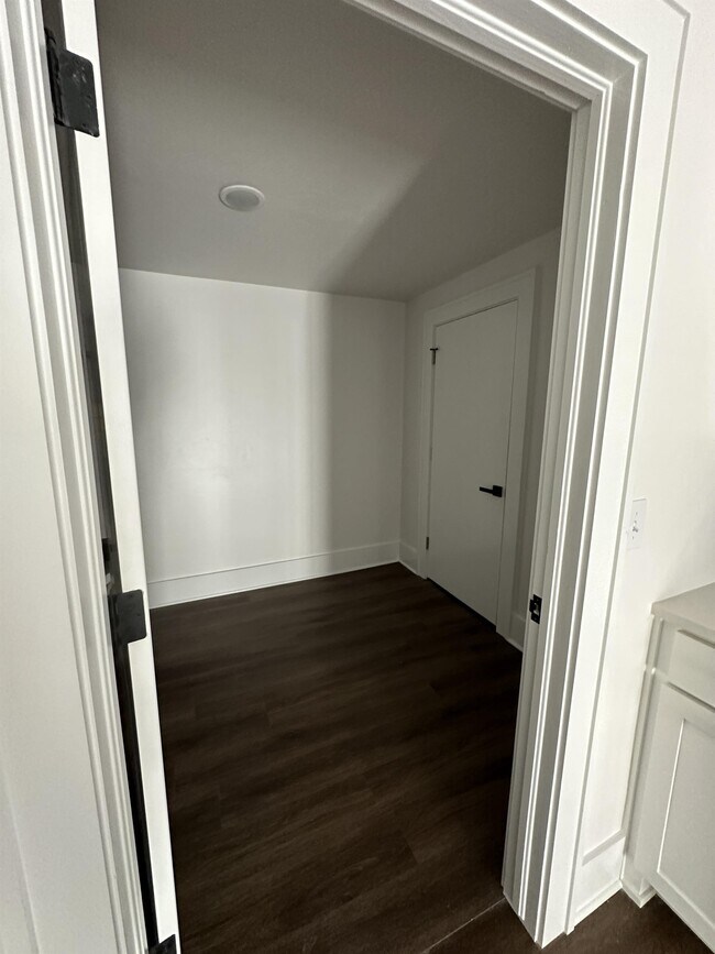 Building Photo - 2306 NW 16th St