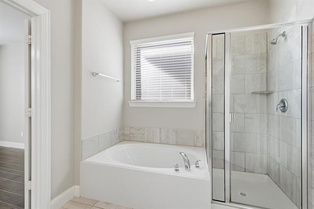 Building Photo - 15801 Weymouth Dr