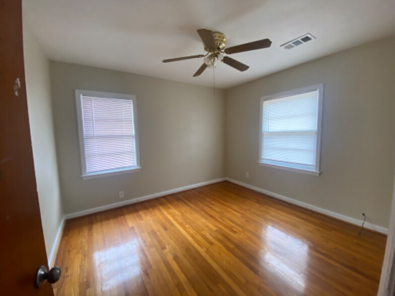 Building Photo - 3948 Singer Dr
