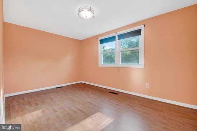 Building Photo - 643 47th St