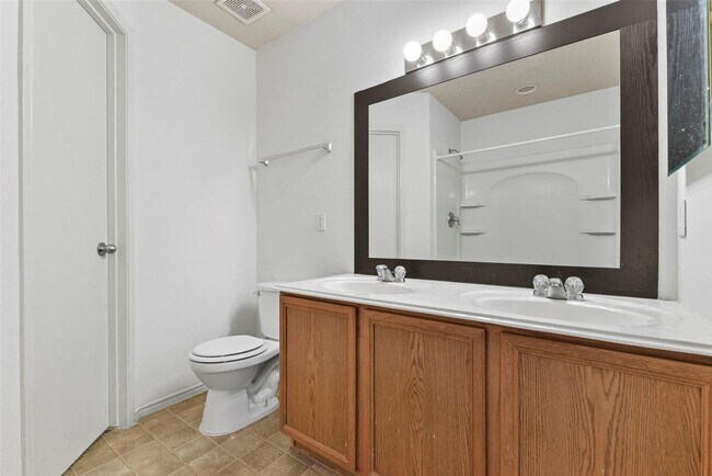 Building Photo - 822 Grand Plains Dr
