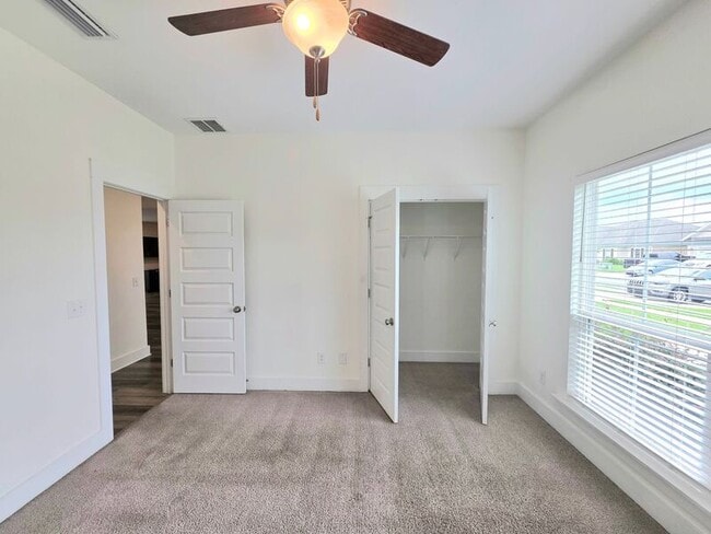 Building Photo - 1671 Granite Ln