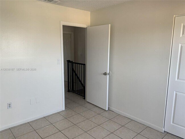 Building Photo - 2319 W 60th St