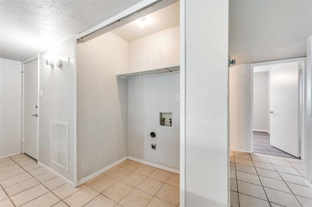 Building Photo - 8514 Sikorski Ln