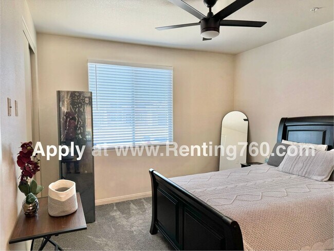 Building Photo - Newer 4 Bedroom 3 Bathroom Home With Solar...