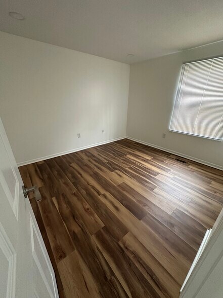 Building Photo - 2359 Obetz Dr