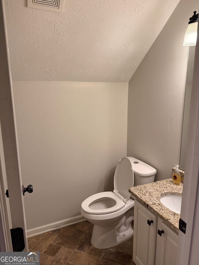 Building Photo - 1325 Gates Cir SE