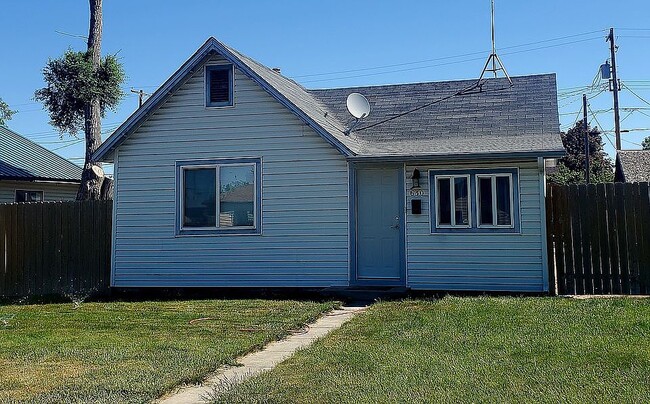 Building Photo - 630 3rd Ave W
