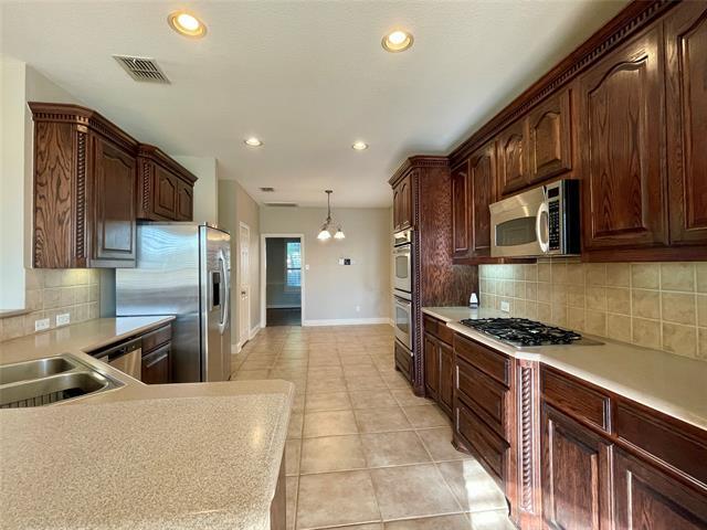 Building Photo - 3439 Mayflower Dr