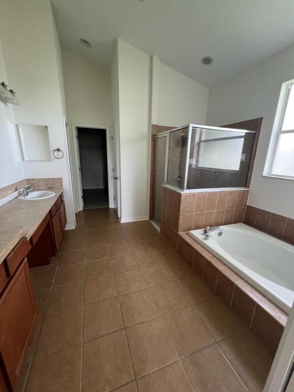 Building Photo - 6939 Runner Oak Dr