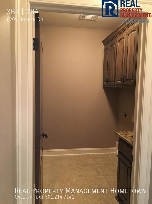 Building Photo - Magnificent 3/2 Home Tucked Away in a Beau...