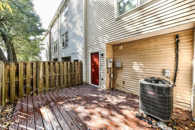 Building Photo - 6857 Washington Blvd