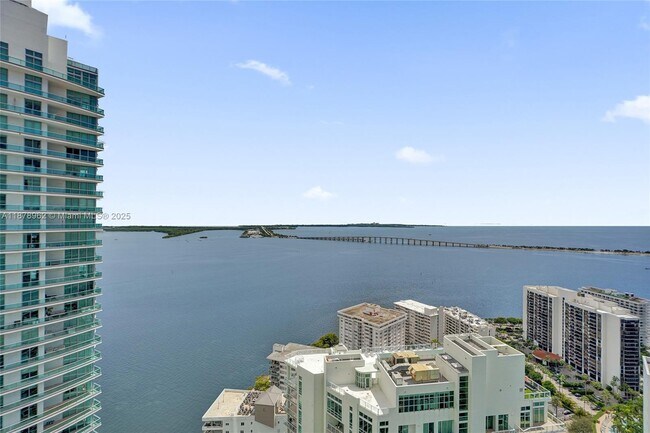 Building Photo - 1300 Brickell Bay Dr