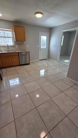 Building Photo - 600 Pacific St E