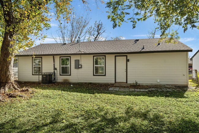 Building Photo - 5915 Beldart St