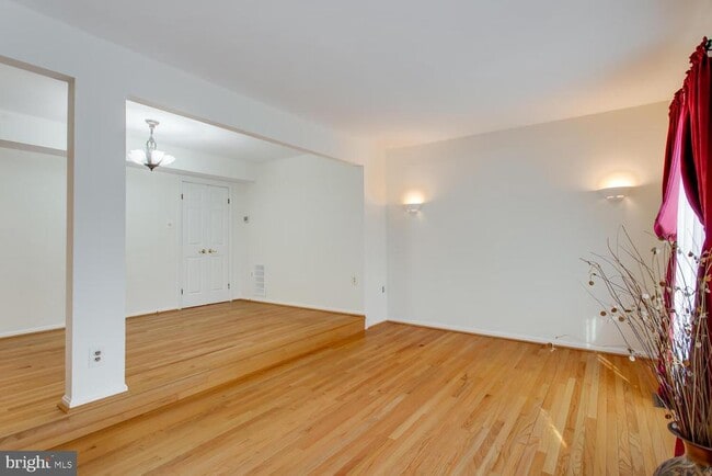 Building Photo - 4428 Holly Ave